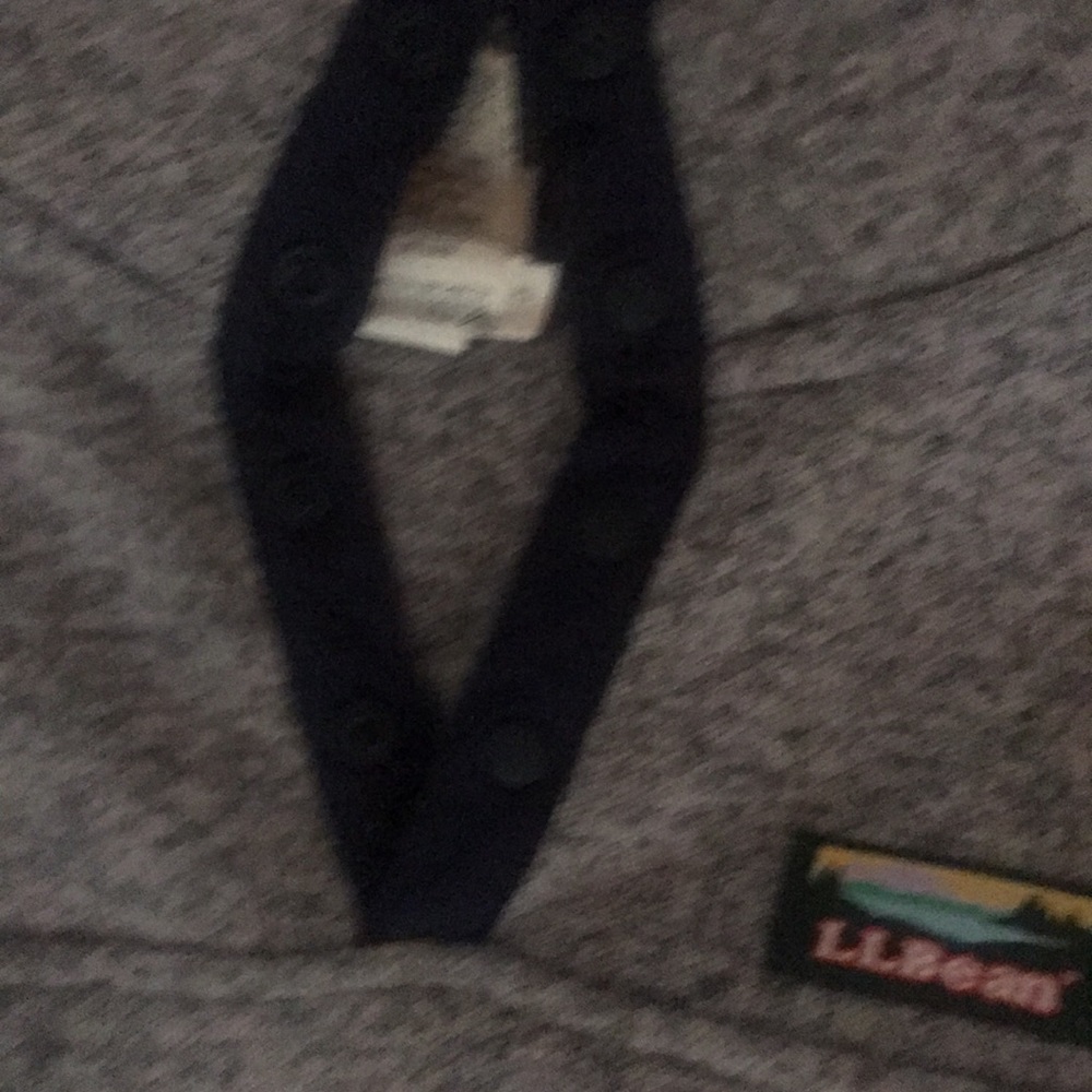 New LL Bean Pullover - Picture 2 of 5
